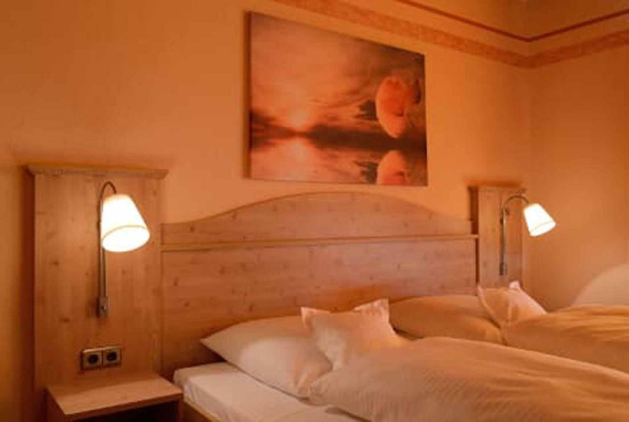 Hotel Bayerischer Hof Waldsassen Esterno foto